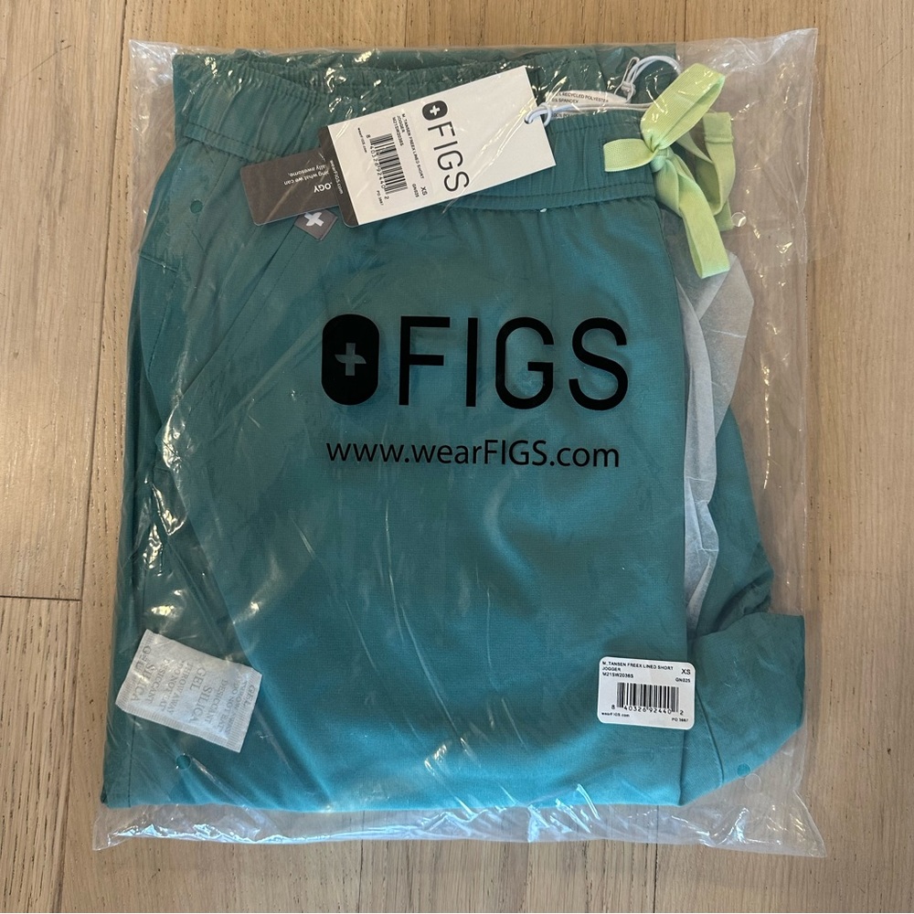 NWT Figs scrub joggers. XS/short